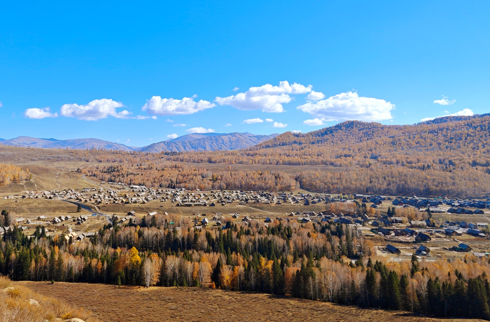 Туристы становятся создателями – старые деревни Синьцзяна «покоряют сердца» молодых людей.
