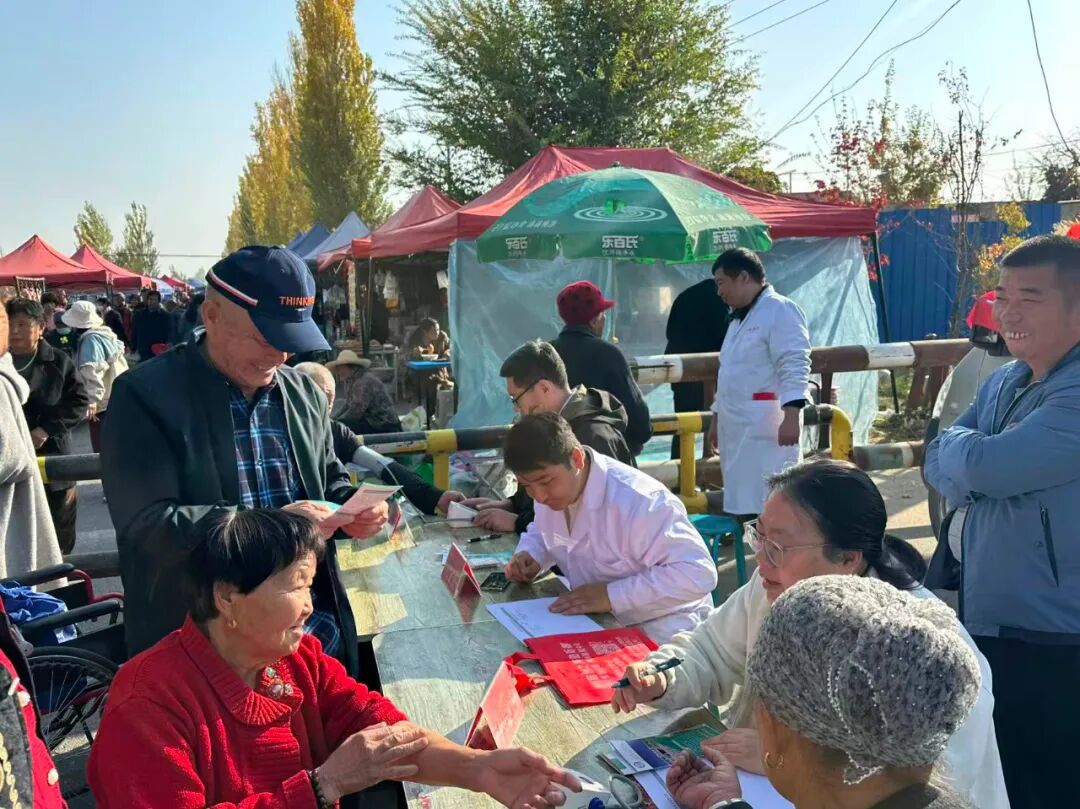 Тематическая акция города Хоргос в рамках «Месяца почтения к пожилым»: атмосфера сыновней почтительности и уважения к старшим, «безбарьерная» цифровая жизнь серебряного возраста.