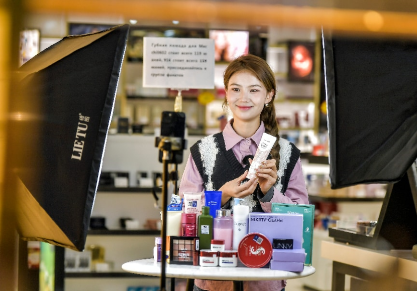 Как «Цифровой шелковый путь» меняет повседневную жизнь жителей Казахстана.