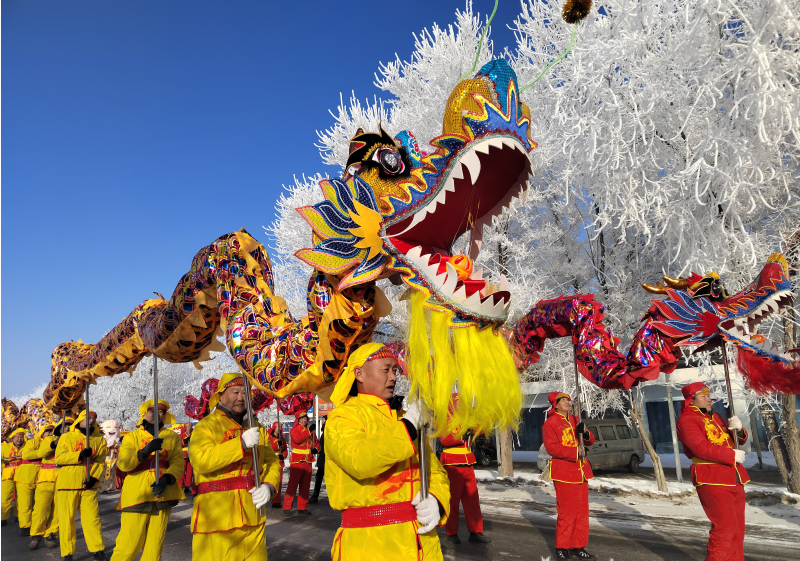 Народные гульянья для встречи китайского Нового года в Синьцзяне